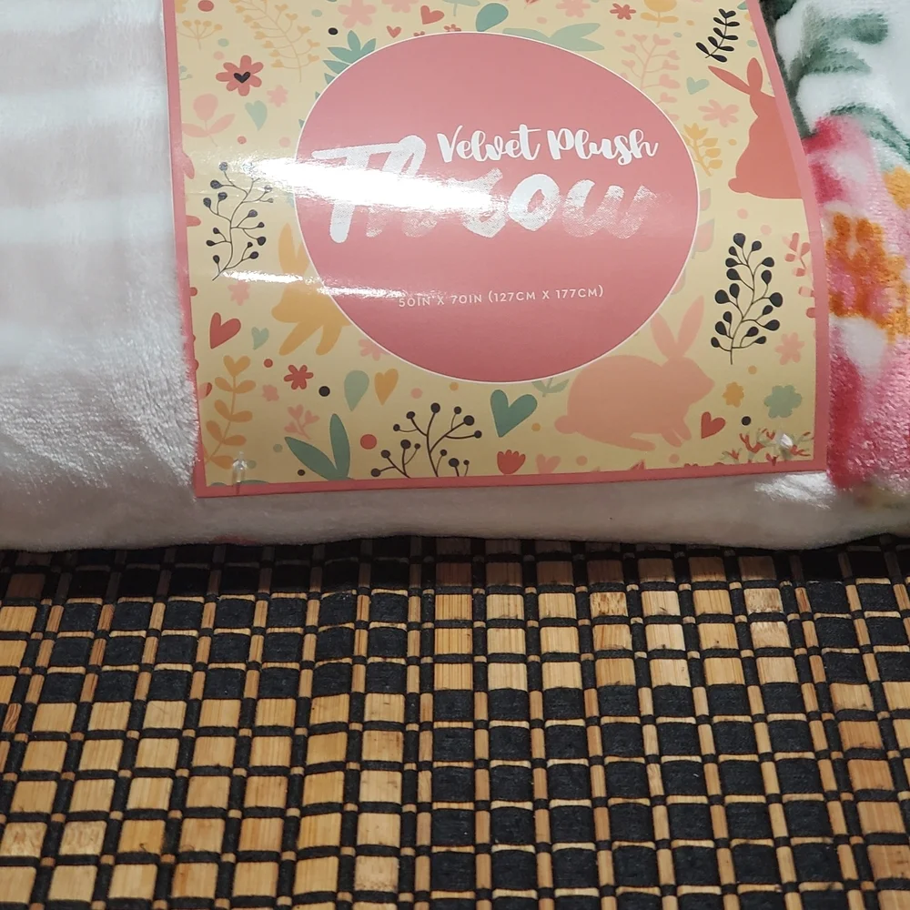 Velvet Plush Throw Blanket - Pink Floral